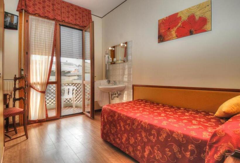 غرفة قياسية فردية حمام مشترك, Al Cavallino Bianco