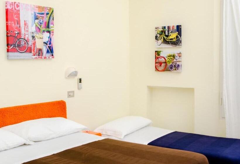 غرفة قياسية رباعية, Albergo Villa Gaia