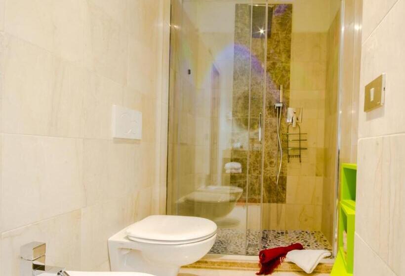 غرفة عادية خماسية, Albergo Villa Gaia