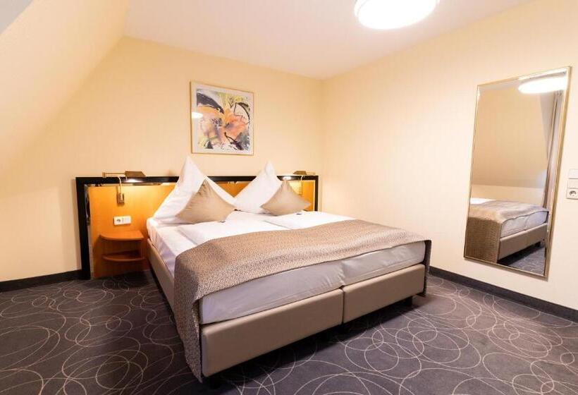 Номер Стандарт, Am Stadtgarten