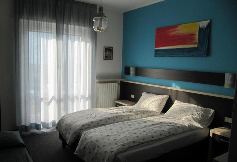 غرفة قياسية, Carlo