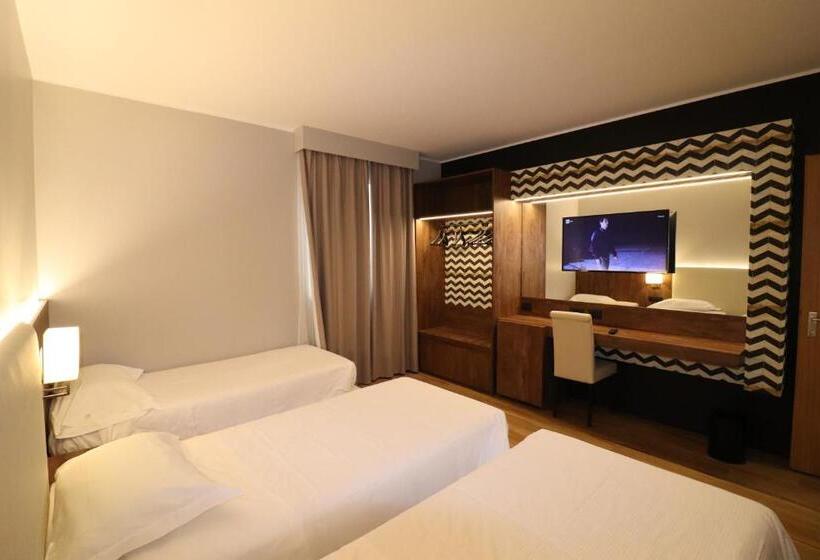 اتاق پنجتخته استاندارد, Domenichino