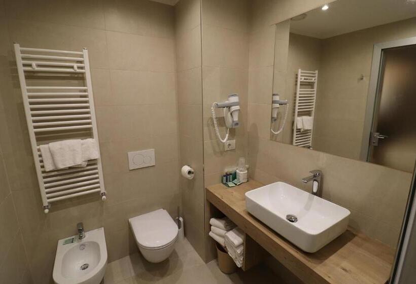 اتاق سوپریور سه تخته, Domenichino