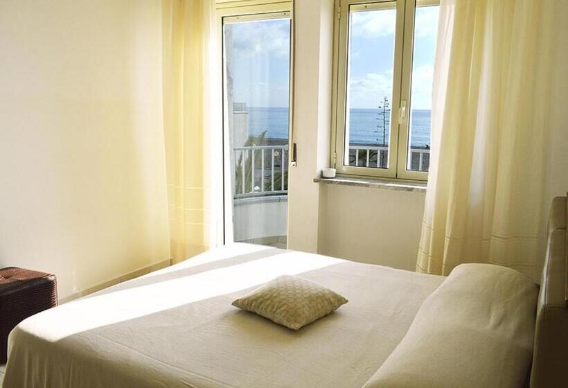 اتاق سوپریور با چشم‌انداز دریا, Garden