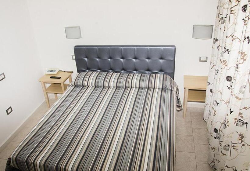 سوئیت خانواده 2 خوابه, Garden