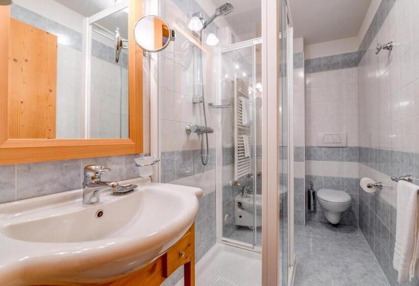 غرفة قياسية فردية, Gianna