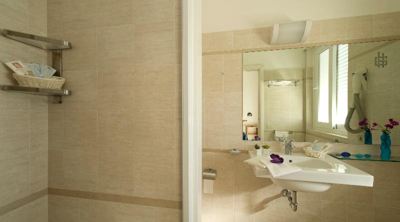 スタンダードトリプルルーム, Giulia