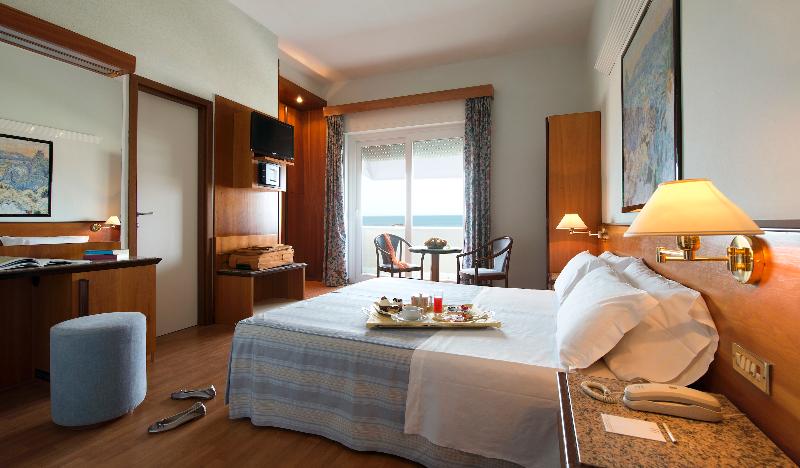 スタンダードトリプルルーム, Giulia