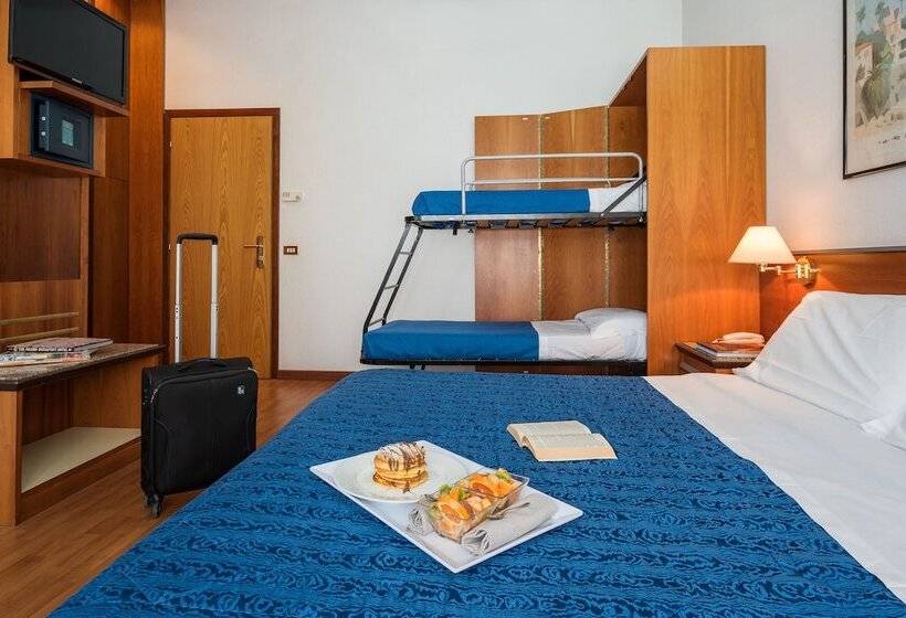 スタンダードトリプルルーム, Giulia