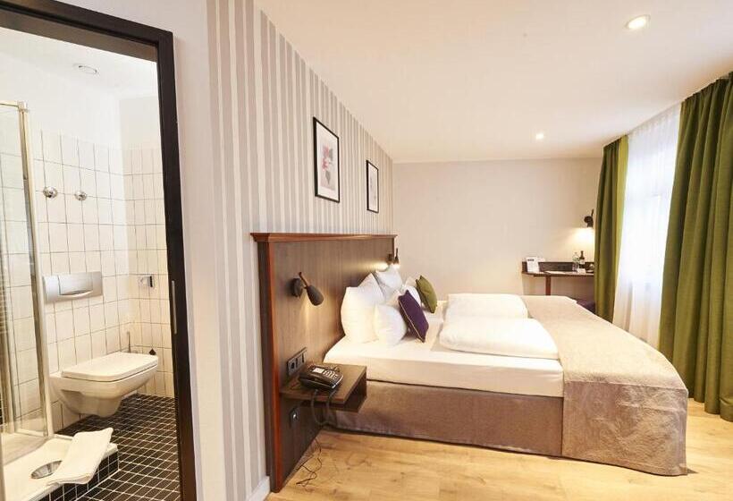 标准间, Hauser Boutique