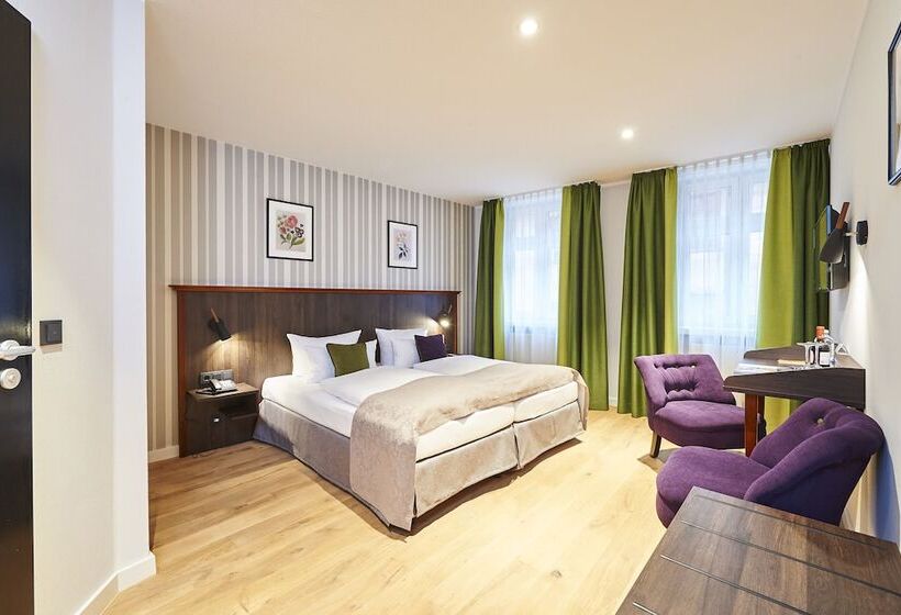 标准间, Hauser Boutique