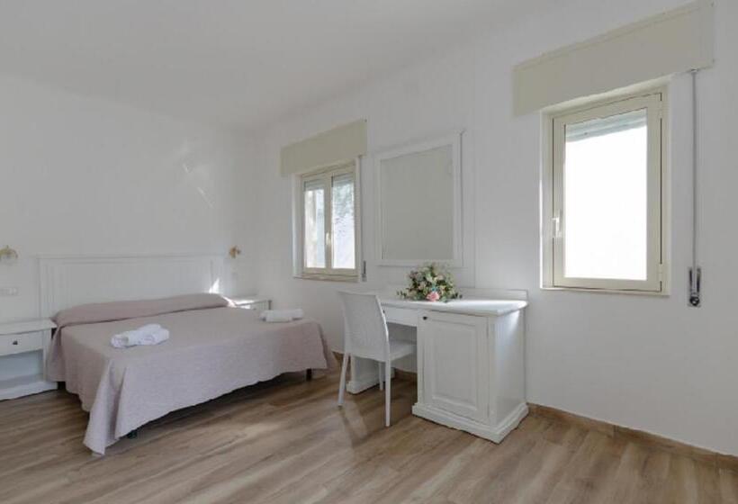 Pokój Superior Trzyosobowy, Il Melograno