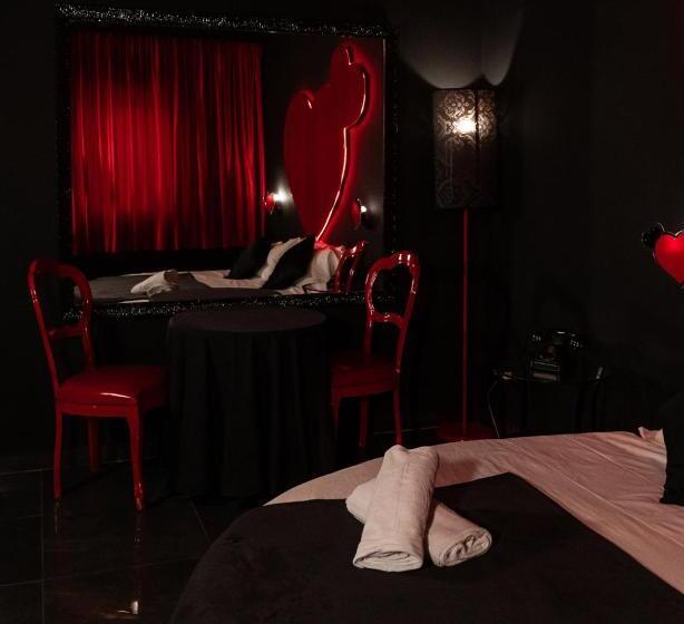 자쿠지 스위트, Meeting