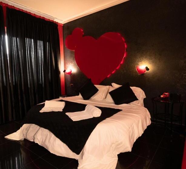 디럭스 룸, Meeting