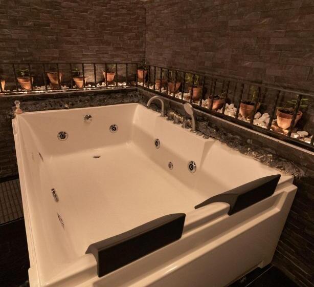 디럭스 스위트, Meeting