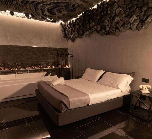 디럭스 스위트, Meeting