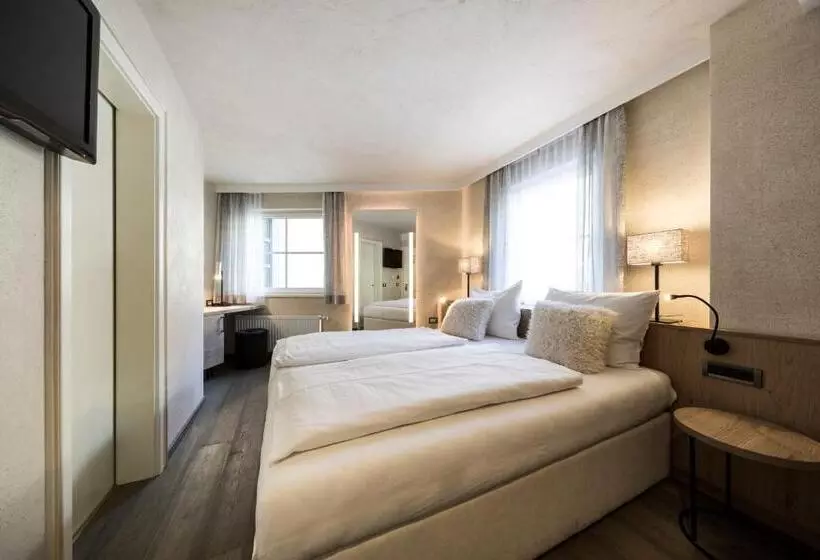 Economy Yhden Hengen Huone, Prokulus