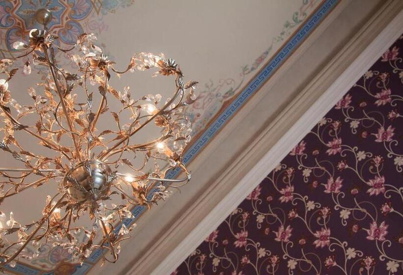 Люкс, Relais La Corte Di Cloris