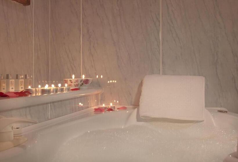 Люкс, Relais La Corte Di Cloris