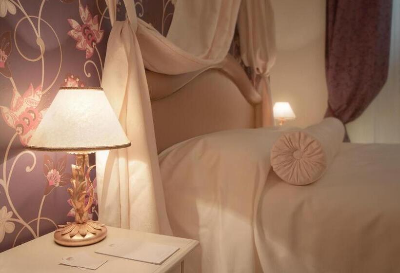 Люкс, Relais La Corte Di Cloris