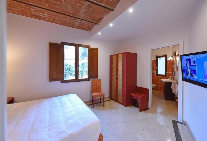 Полулюкс, Relais La Corte Di Cloris