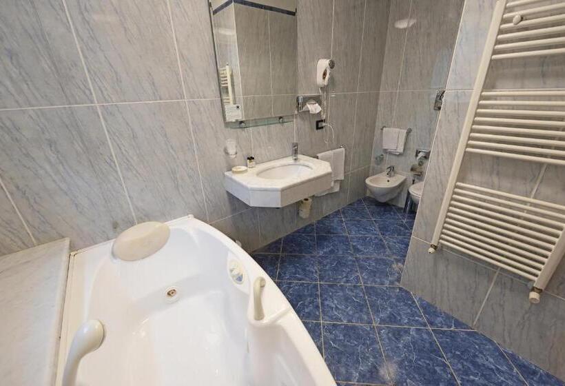 Люкс, Relais La Corte Di Cloris