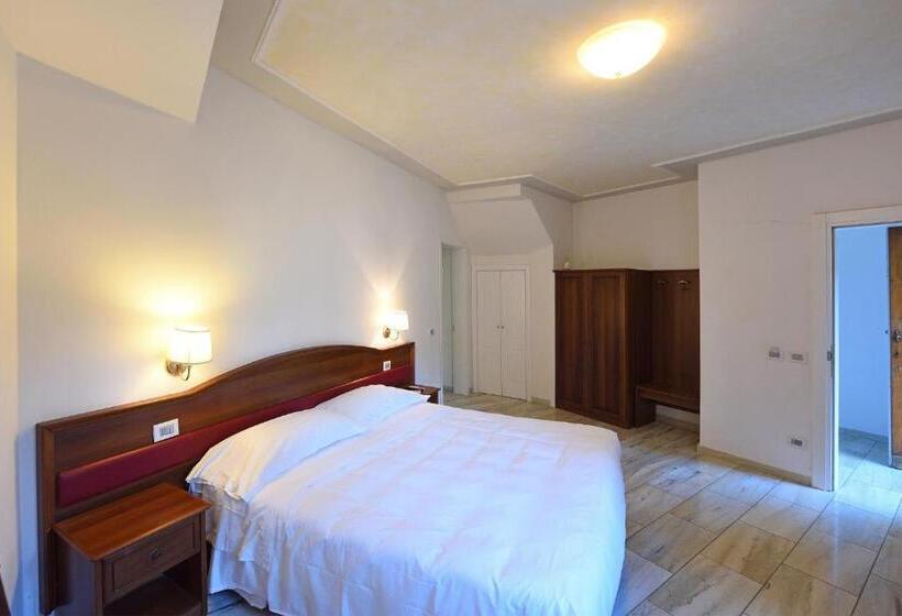 Полулюкс, Relais La Corte Di Cloris