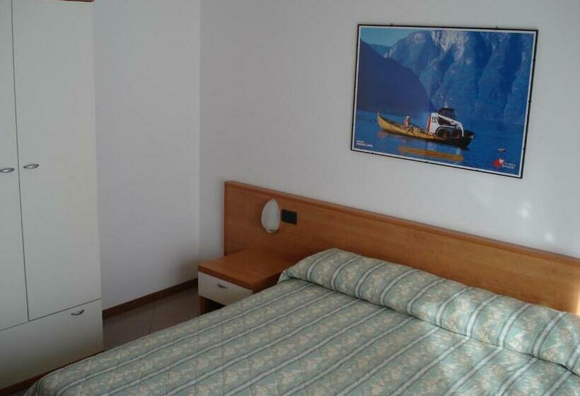 شقة غرفة واحدة, Residence Paradise