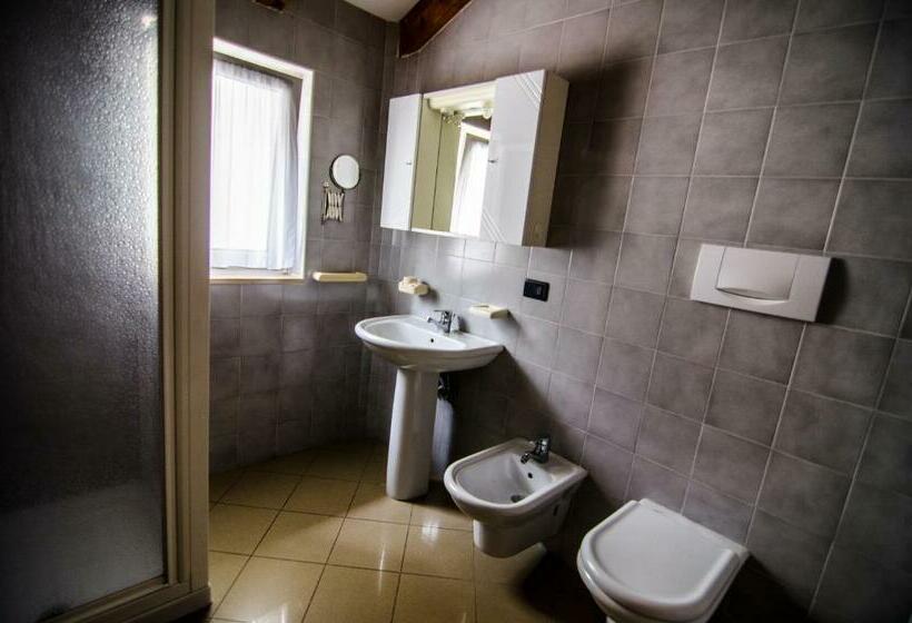 شقة غرفة واحدة, Residence Paradise