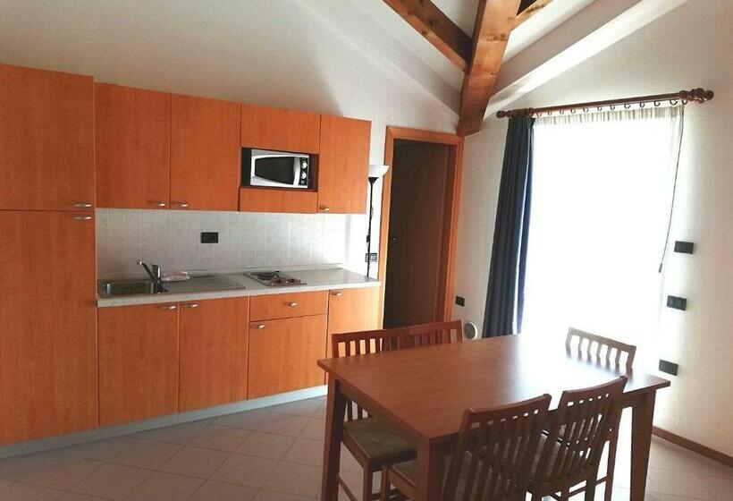 شقة غرفة واحدة, Residence Paradise