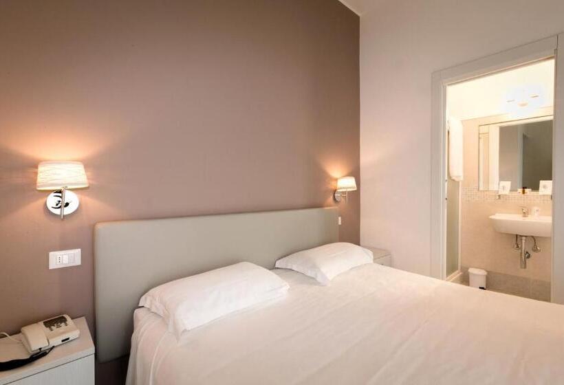 חדר סטנדרט עם מרפסת, Saviola