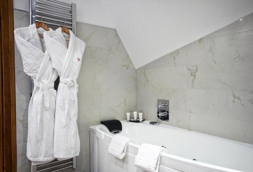 غرفة سوبيريور مزود بجاكوزى, & Spa Le Bouclier D Or