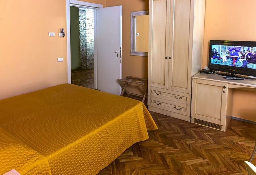 Chambre Standard Individuelle, Suite Accommodation
