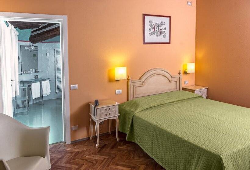 Chambre Standard Individuelle, Suite Accommodation