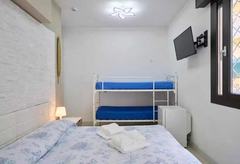 エコノミー4人部屋, Villa Del Mar