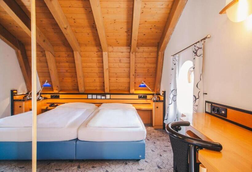 Quarto Estandar, Villa Waldperlach By Blattl
