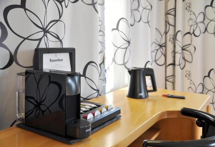 Standard-huone Puutarhanäkymä, Villa Waldperlach By Blattl