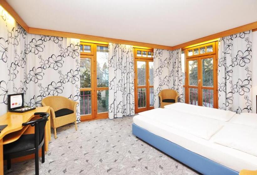 Standard-huone Puutarhanäkymä, Villa Waldperlach By Blattl