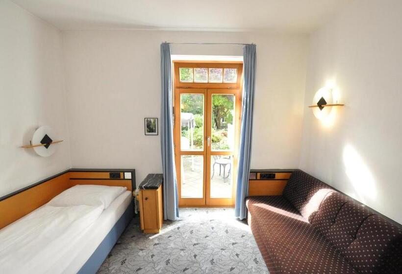 Sviitti 2 Makuuhuonetta, Villa Waldperlach By Blattl