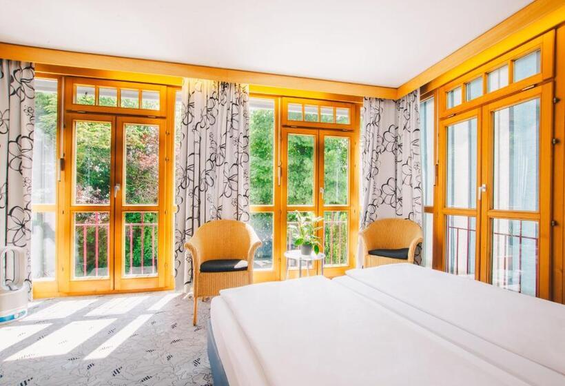Quarto Estandar Vista Jardim, Villa Waldperlach By Blattl