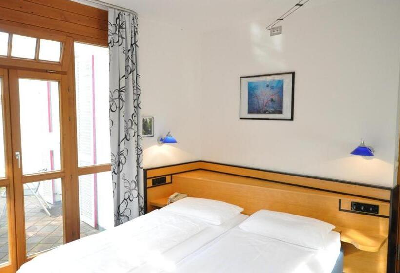 Sviitti 2 Makuuhuonetta, Villa Waldperlach By Blattl