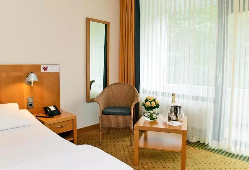 Comfort Yhden Hengen Huone, Am Kurpark