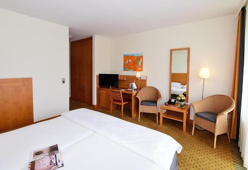 컴포트 룸, Am Kurpark