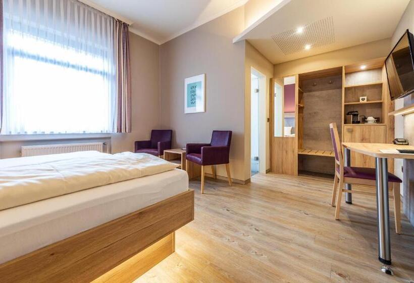 标准单人间, Diana