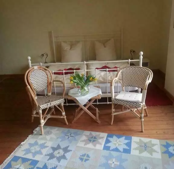 Standard Room, Drei Kronen