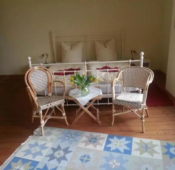 Standard Triple Room, Drei Kronen