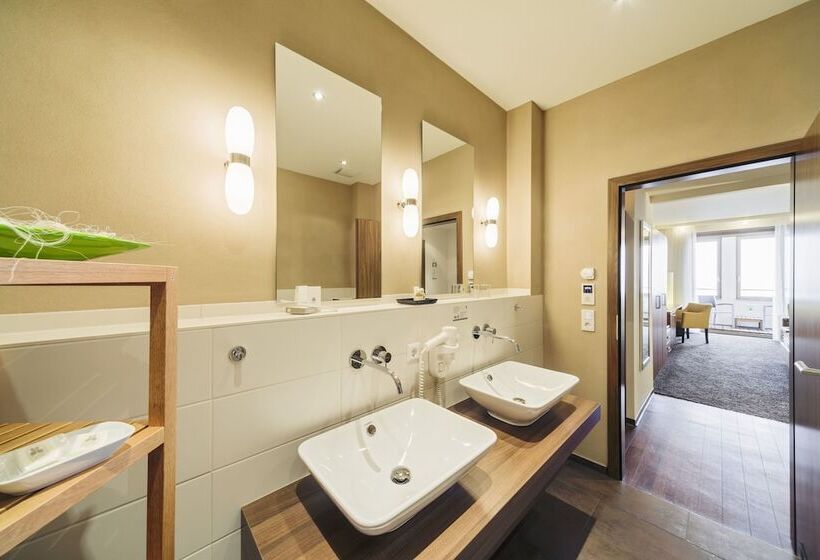 Люкс, Flair Hotel Zum Schiff