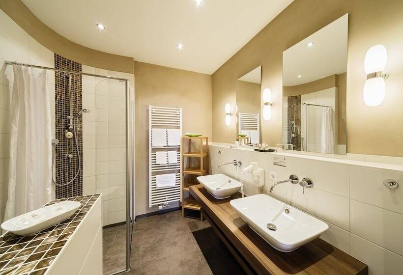 스위트, Flair Hotel Zum Schiff