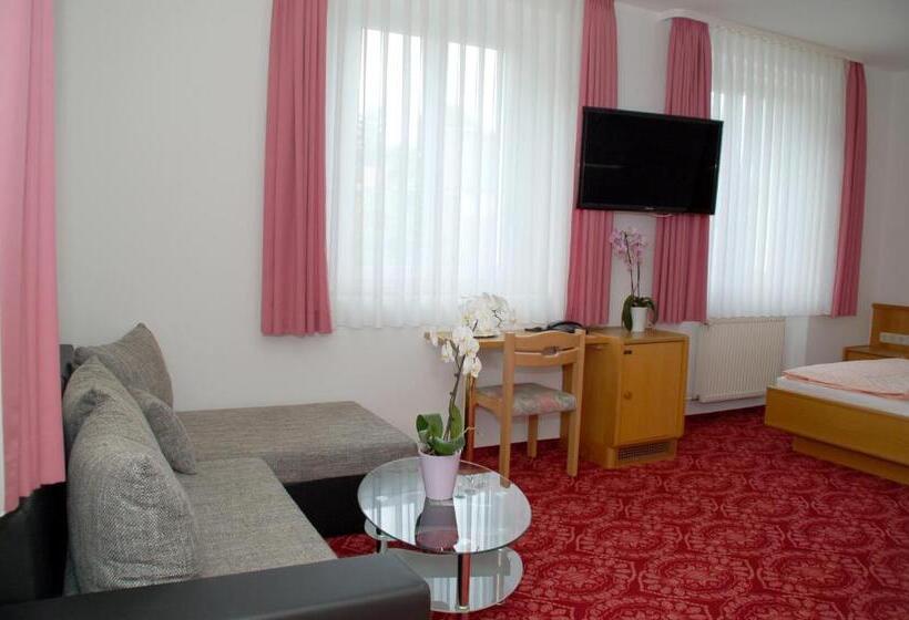 Quarto Estandar, Goldner Anker