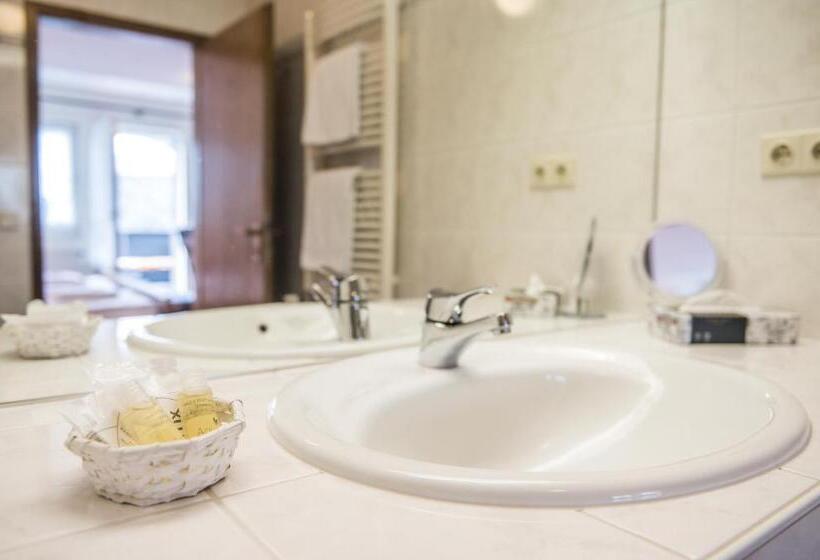 발코니 수피리어 룸, Hanses Bräutigam